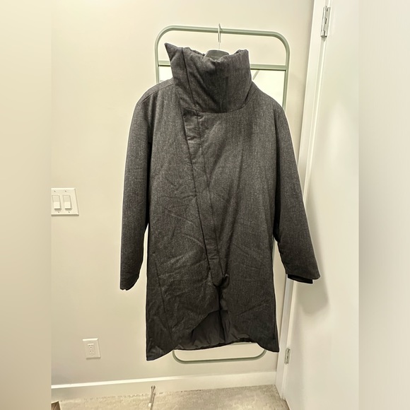 Zara Down Jacket - Picture 1 of 11